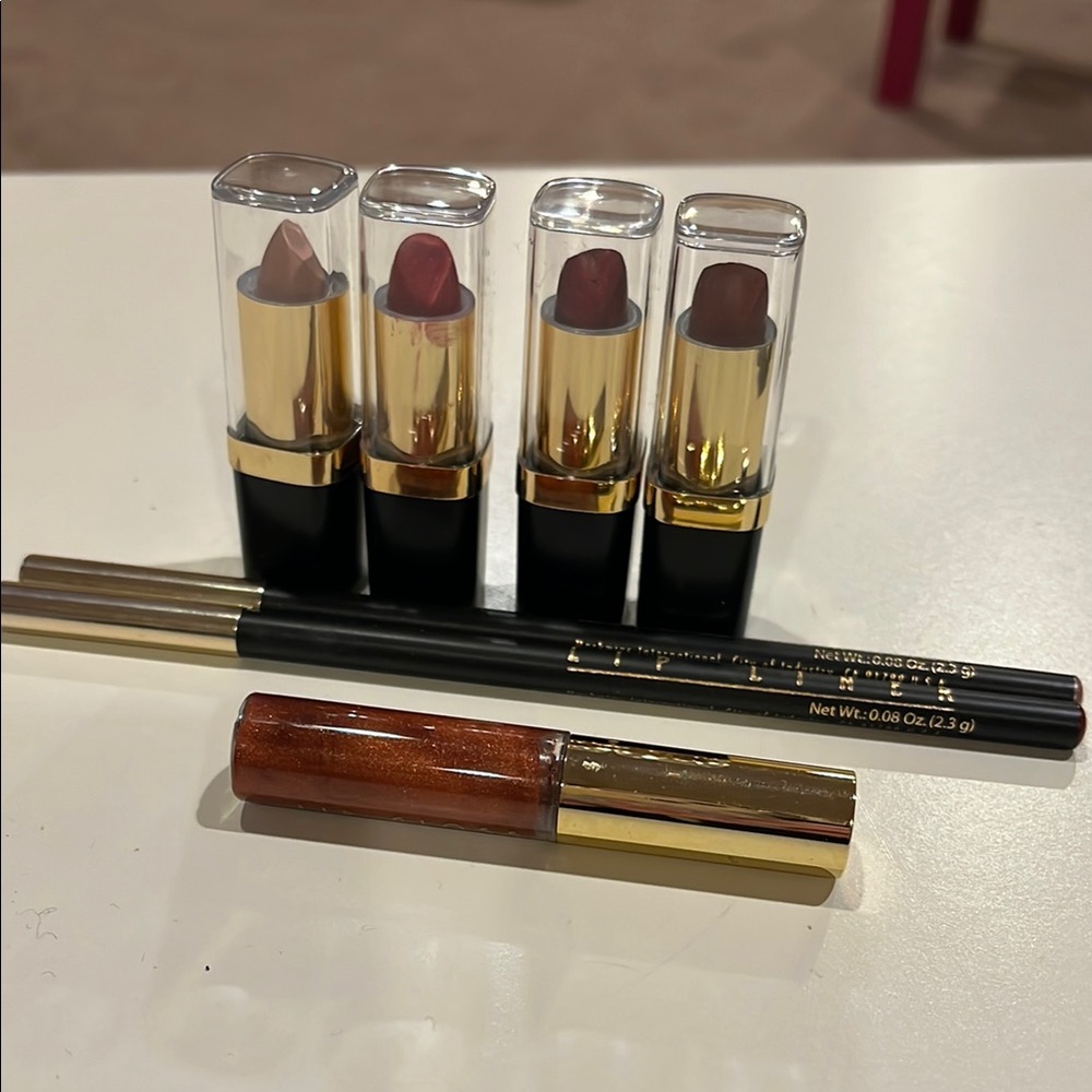 Elegant Markwin Lipstick Liner and Lip Gloss Set